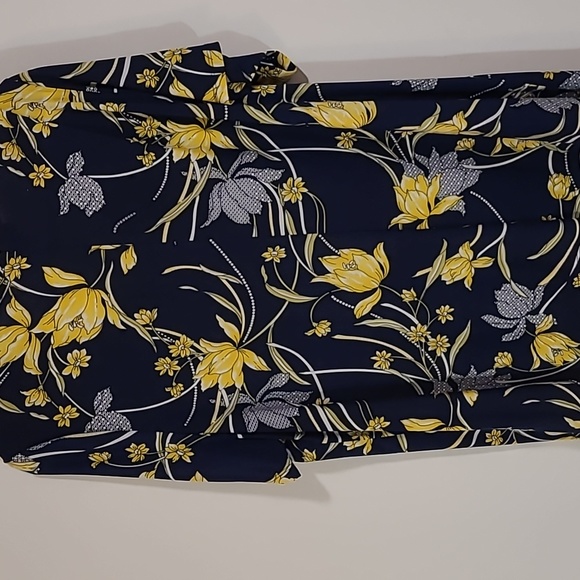 Top - Picture 3 of 4